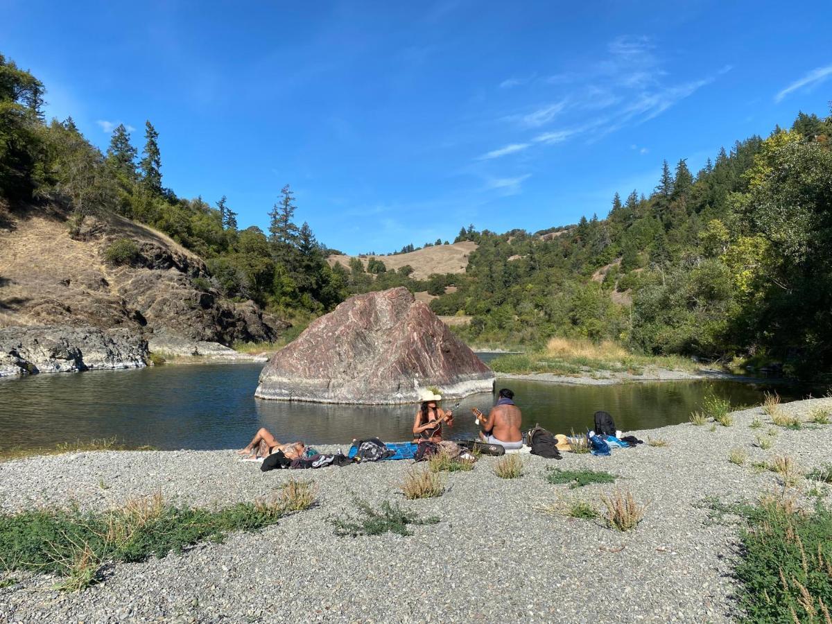 Hotel Glamping In The Redwoods With A Hot Tub! Garberville Exteriér fotografie